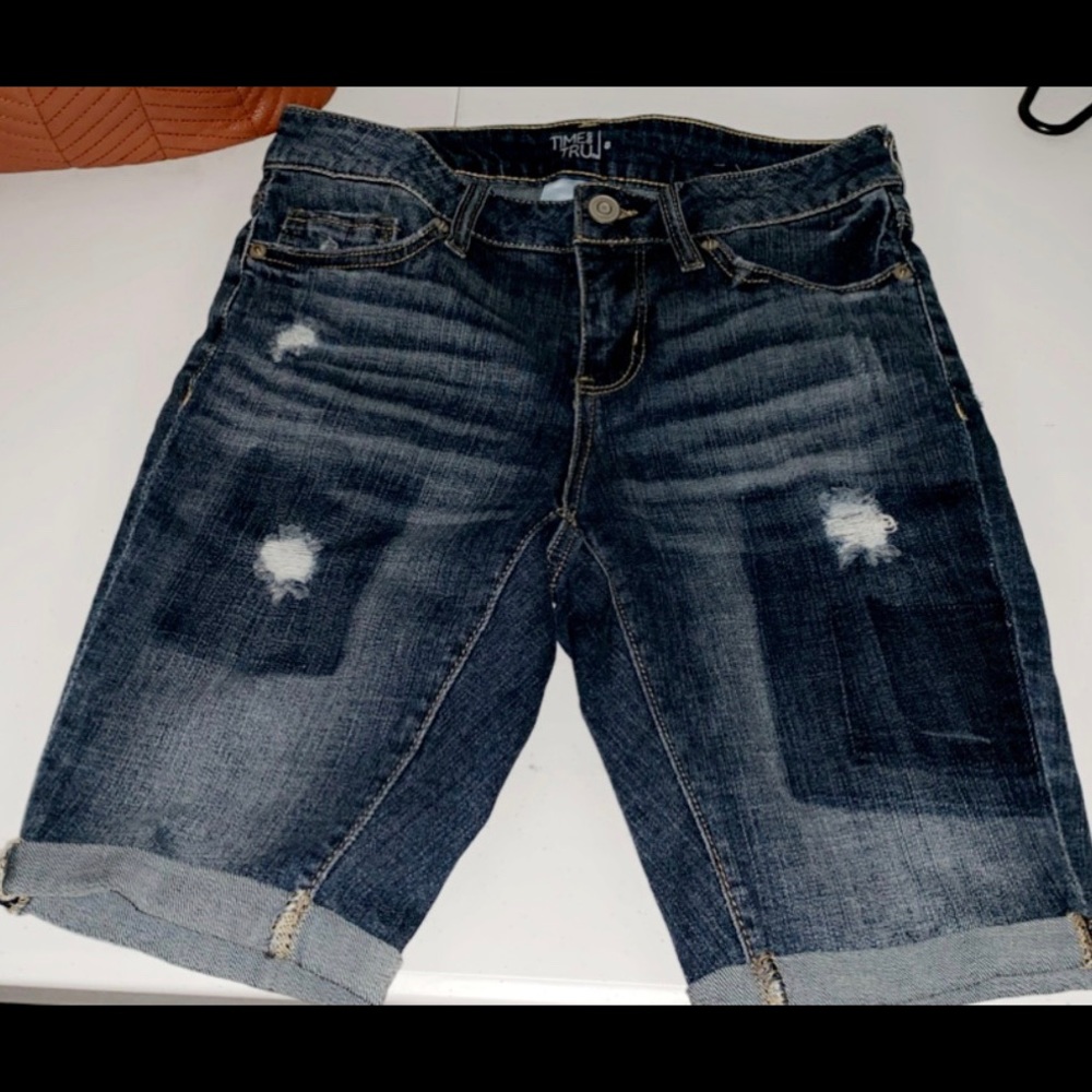 bermudas